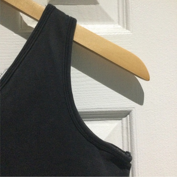 Jean Work & Company Women’s Black V-Neck Tank Top - Picture 6 of 7